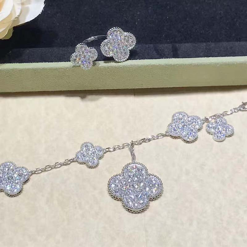 ??Loco?¡¥CLOVER 6 MOTIFS SILVER DIAMOND BRACELET