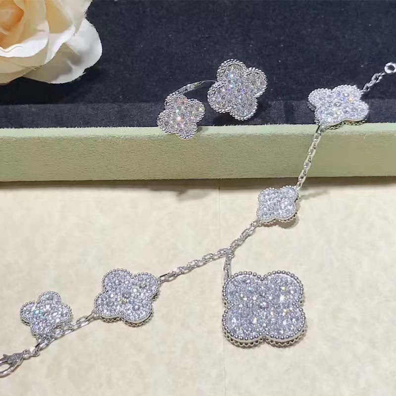 ??Loco?¡¥CLOVER 6 MOTIFS SILVER DIAMOND BRACELET
