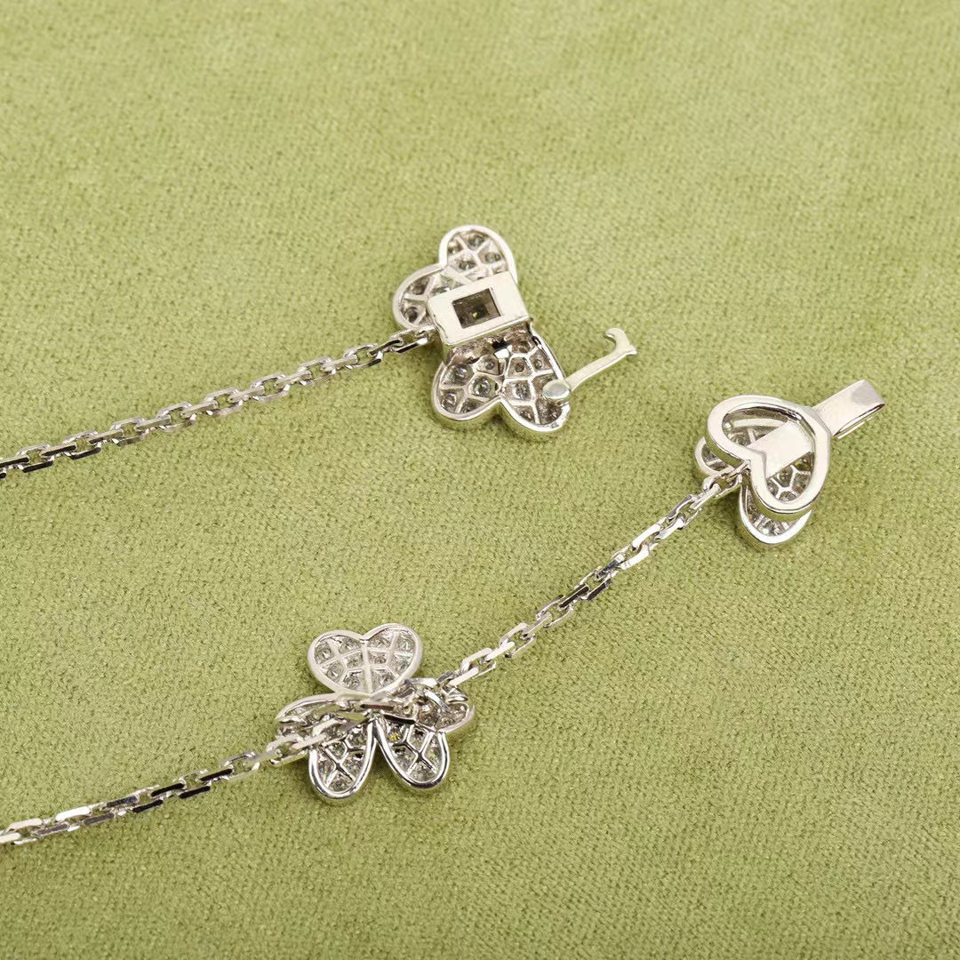 ??Loco?¡¥FRIVOLE SILVER 9 FLOWERS NECKLACE