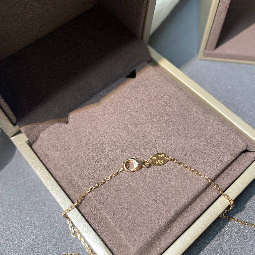 ??Loco?¡¥JEUX DE PINK GOLD DIAMOND NECKLACE