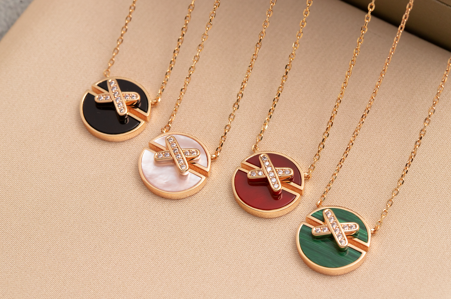 【moco jewelry】JEUX DE PINK ゴールド ダイヤモンド ネックレス
