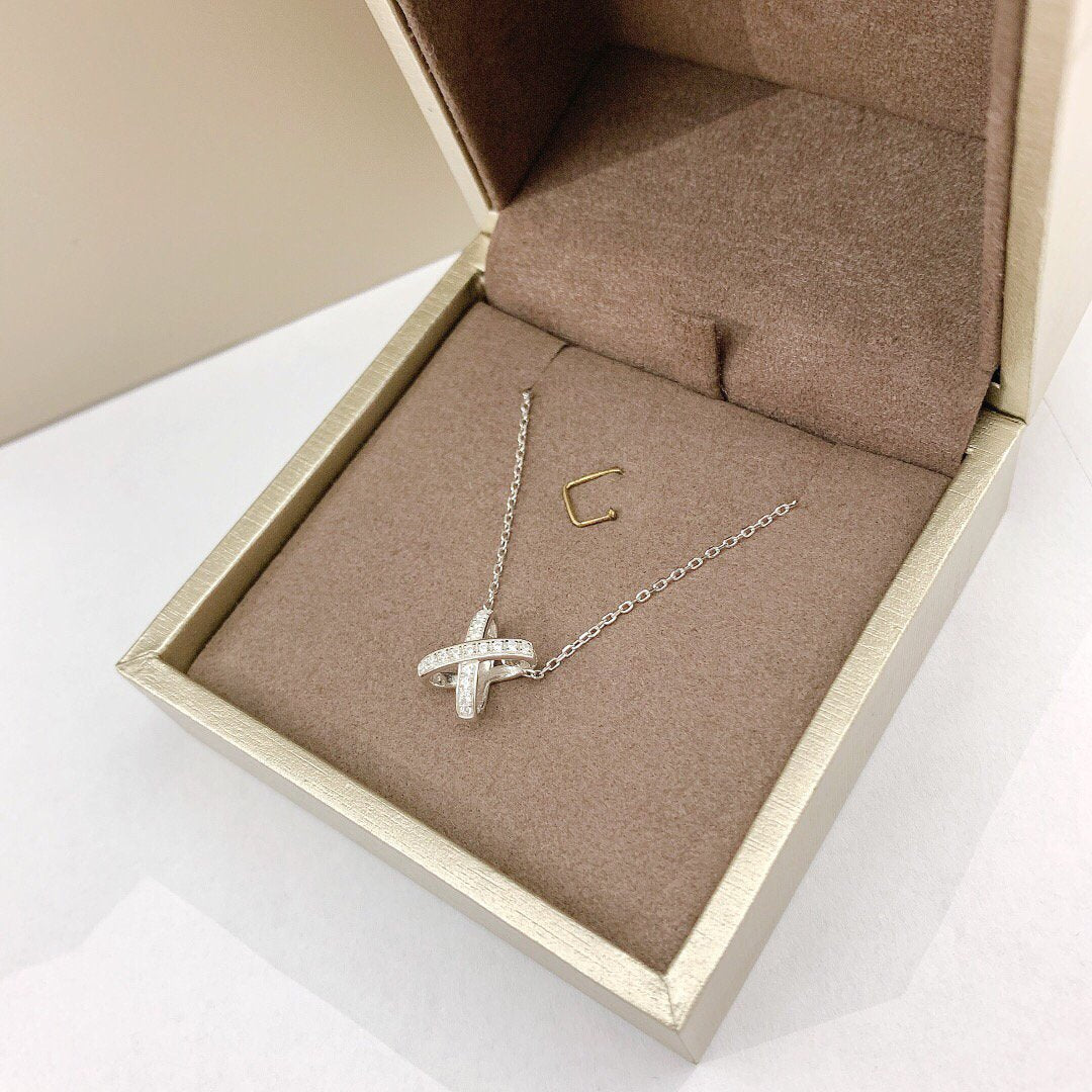 ??Loco?¡¥JEUX DE DIAMOND NECKLACE