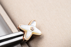 ??Loco?¡¥JEUX DE WHITE MOP PINK GOLD DIAMOND EARRINGS