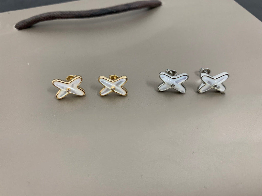 ??Loco?¡¥JEUX DE WHITE MOP SILVER DIAMOND EARRINGS