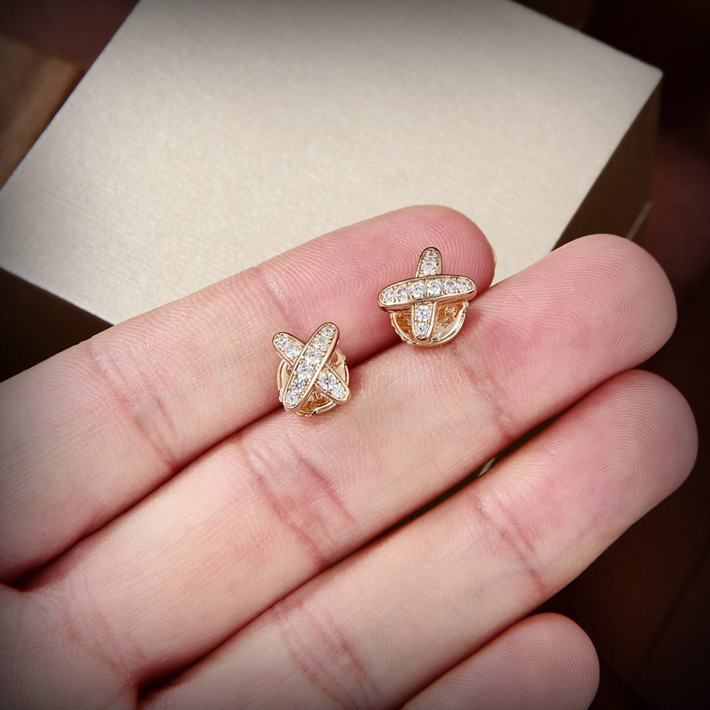 ??Loco?¡¥JEUX DE GOLD DIAMOND EARRINGS