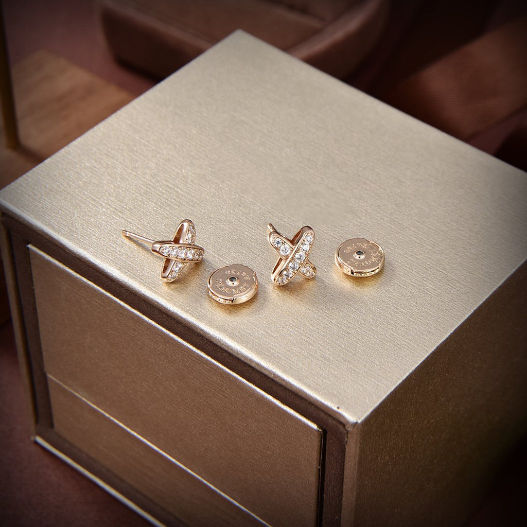 ??Loco?¡¥JEUX DE GOLD DIAMOND EARRINGS