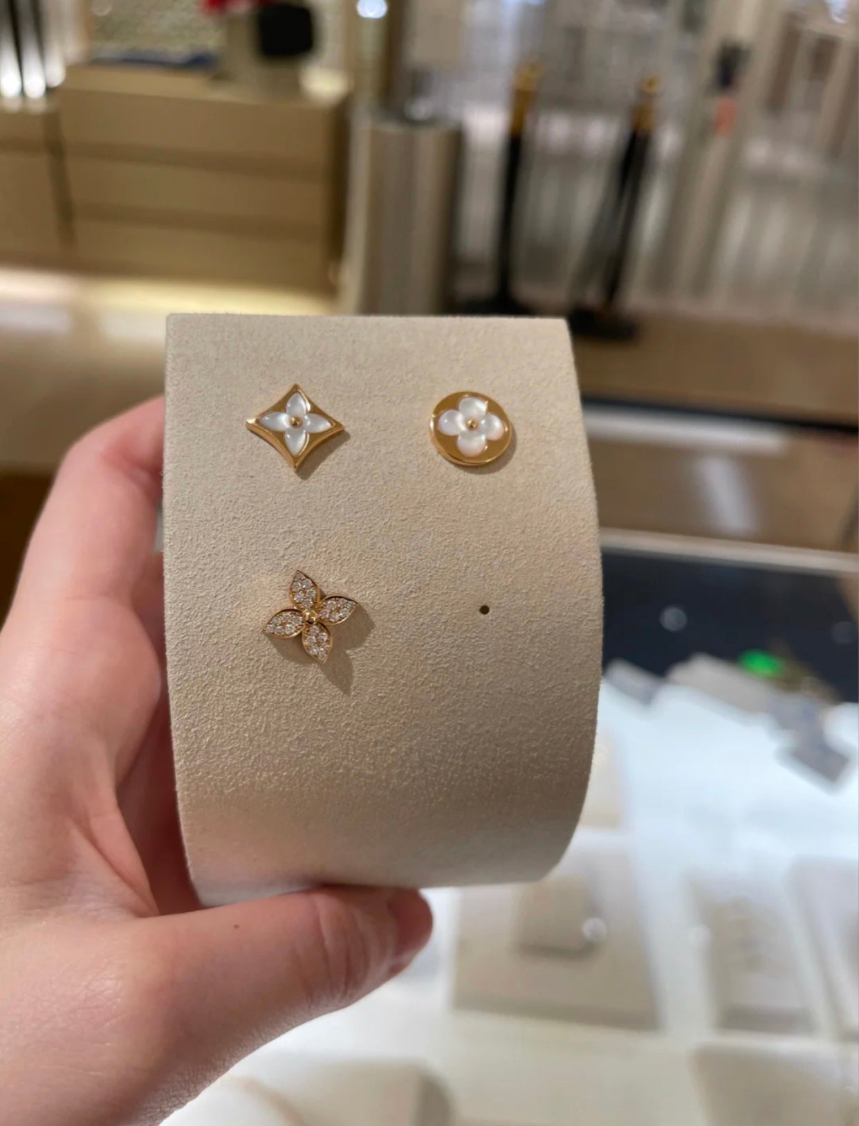 [moco jewelrys] STERNBLÜTEN-OHRSTÖSSE AUS ROSA GOLD MIT DIAMANTEN