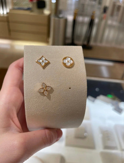 [moco jewelrys] STERNBLÜTEN-OHRSTÖSSE AUS ROSA GOLD MIT DIAMANTEN