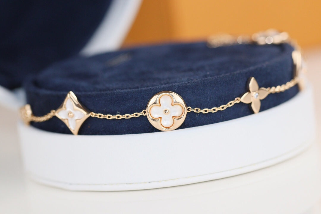 ??Loco?¡¥LEAF CLOVER BRACELET