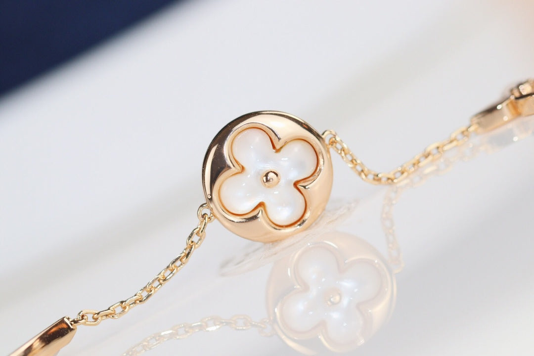 ??Loco?¡¥LEAF CLOVER BRACELET