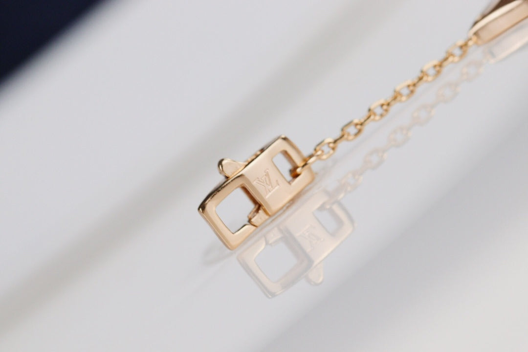 ??Loco?¡¥LEAF CLOVER BRACELET