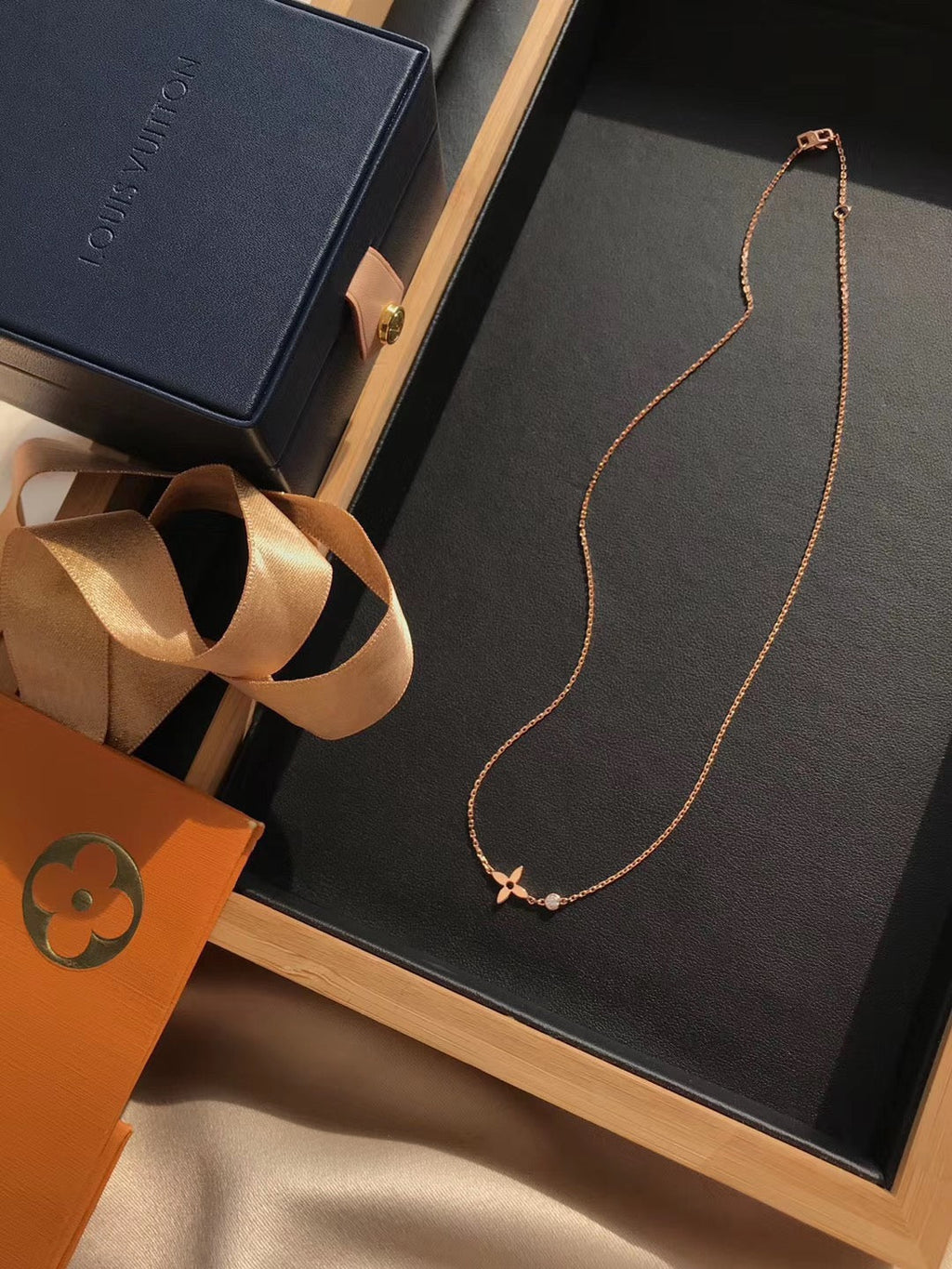 ??Loco?¡¥BLOSSOM PENDANT PINK GOLD AND DIAMOND