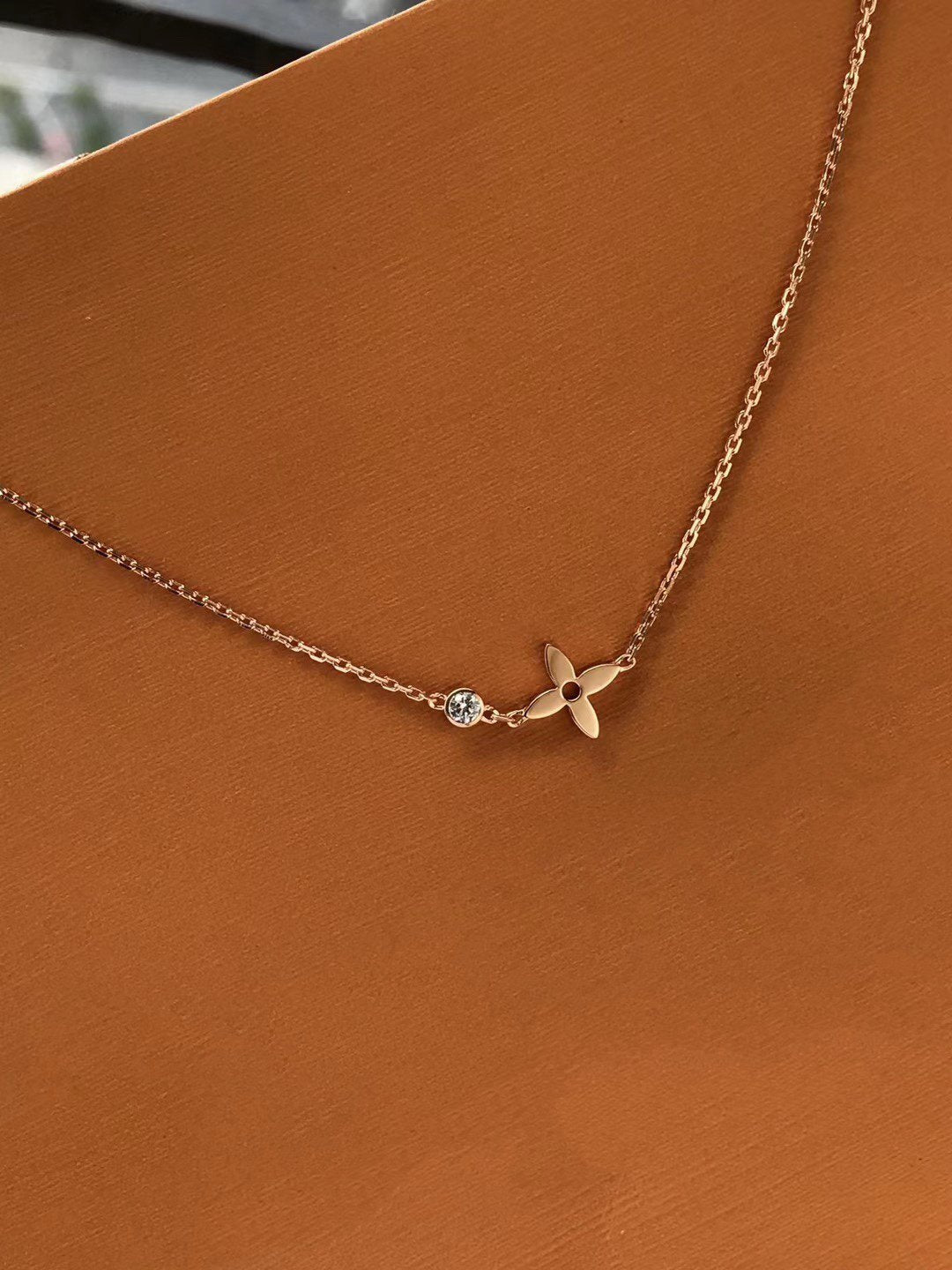??Loco?¡¥BLOSSOM PENDANT PINK GOLD AND DIAMOND