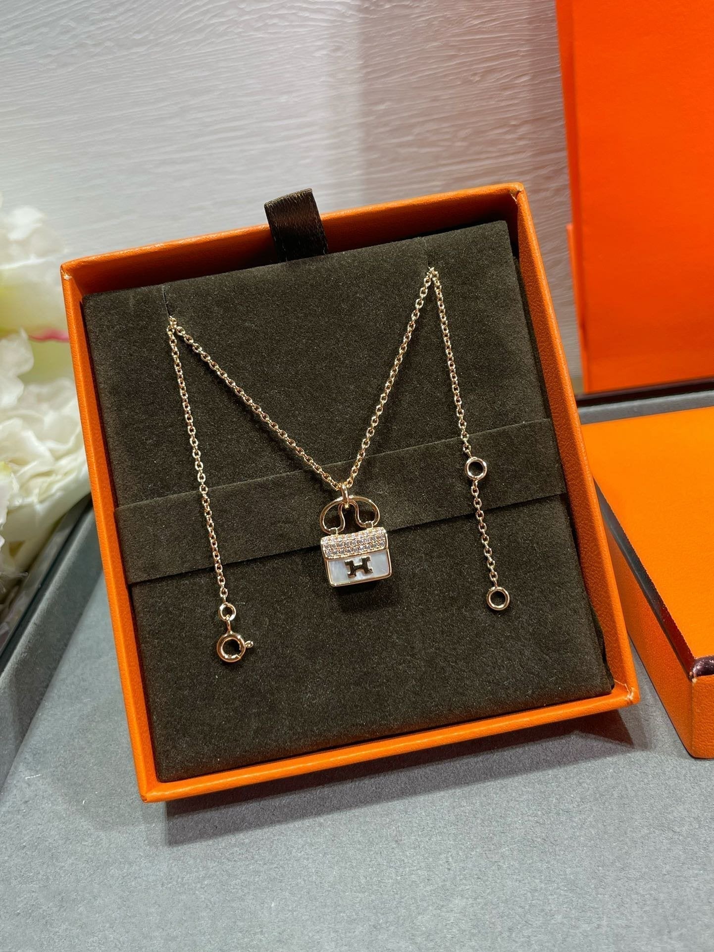 ??Loco?¡¥H CIRCE MOISSANITE PENDANT NECKLACE GOLD