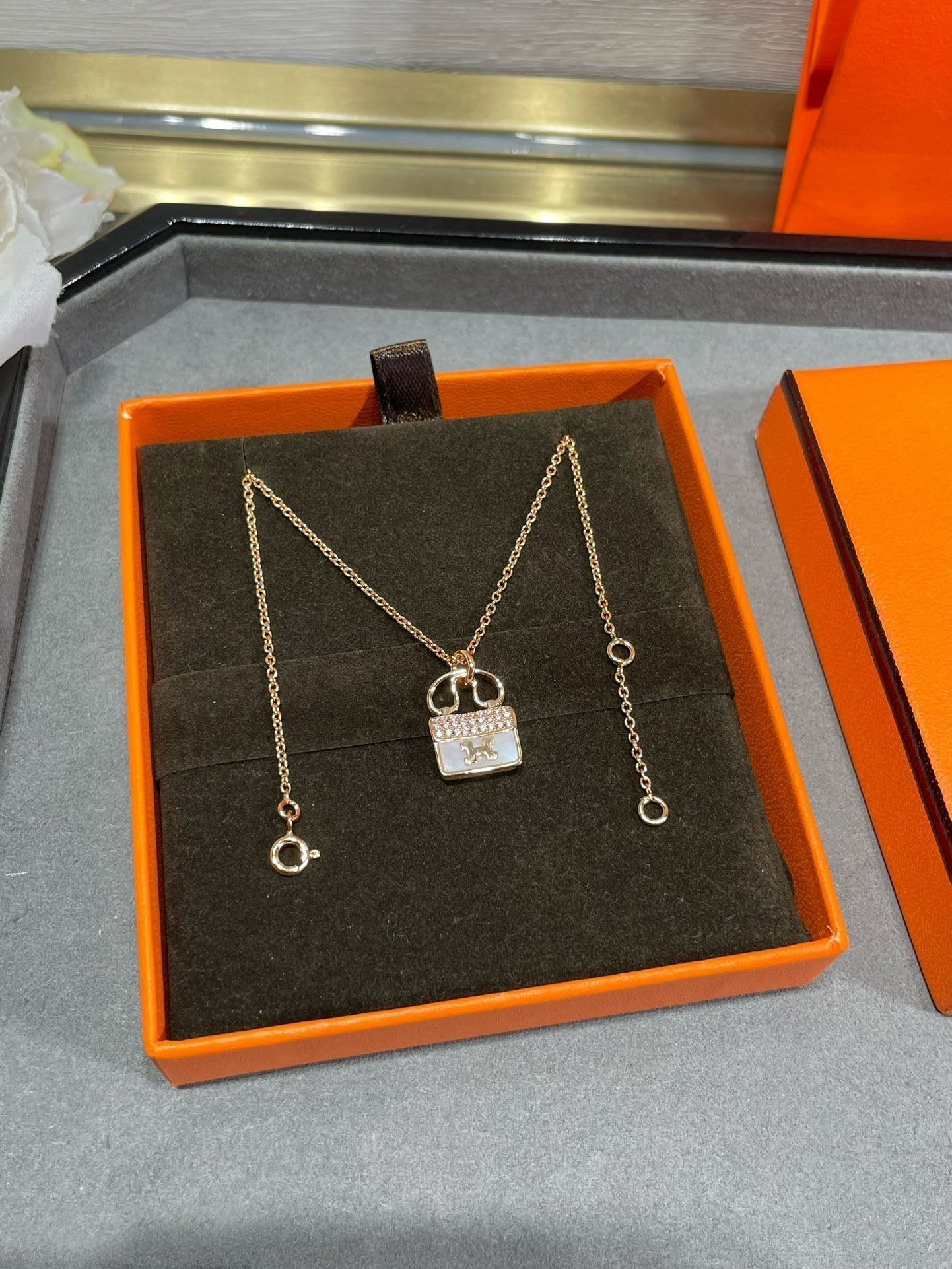 [moco jewellerys]H CIRCE モアッサナイトペンダントネックレス ゴールド