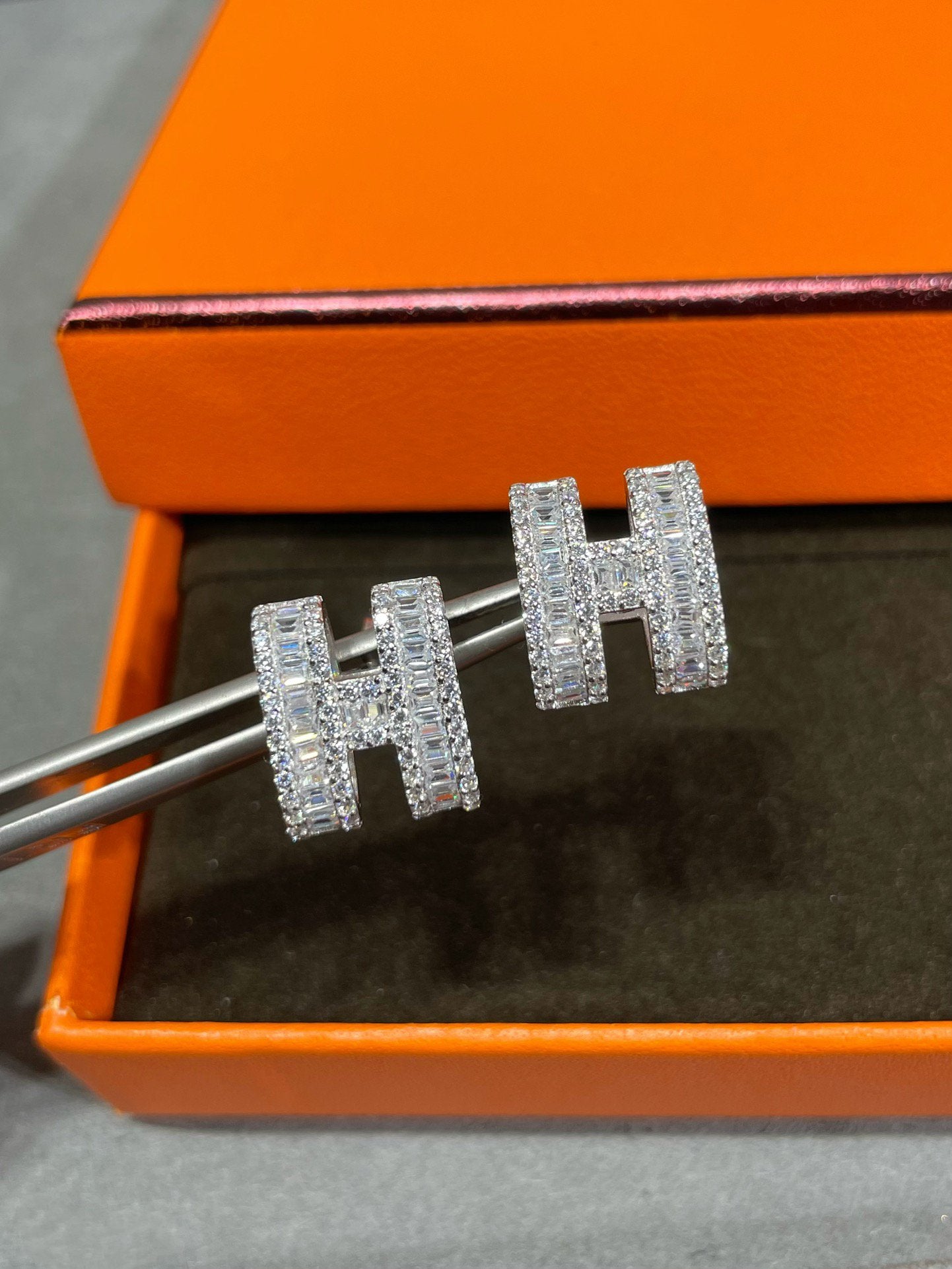[moco jewelrys] H-Ohrstecker mit Silberdiamanten