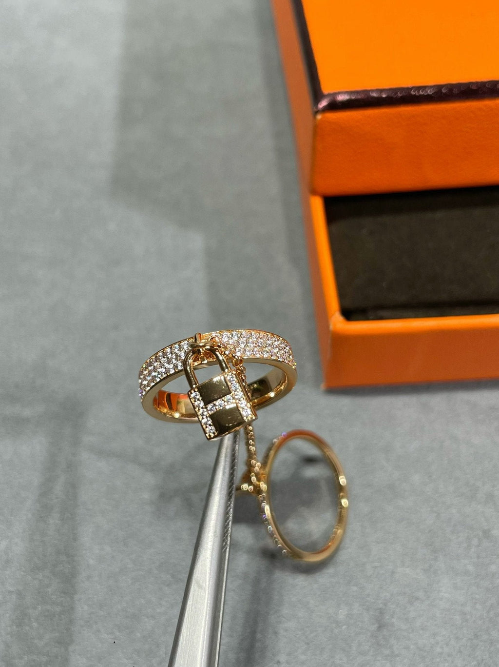??Loco?¡¥HM KELLY CLOCHETTE DOUBLE RING IN  WITH DIAMONDS
