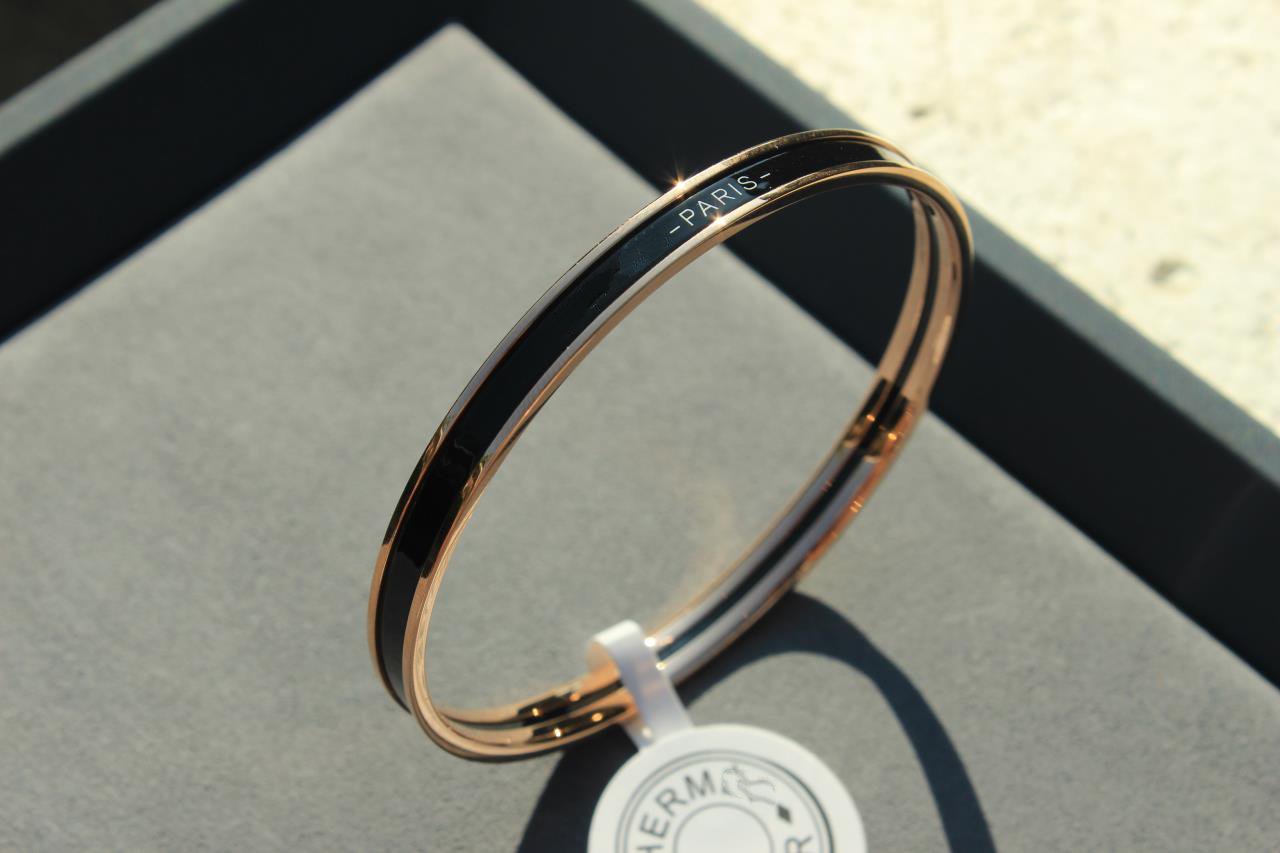 ??Loco?¡¥HM UNI BANGLE BAG