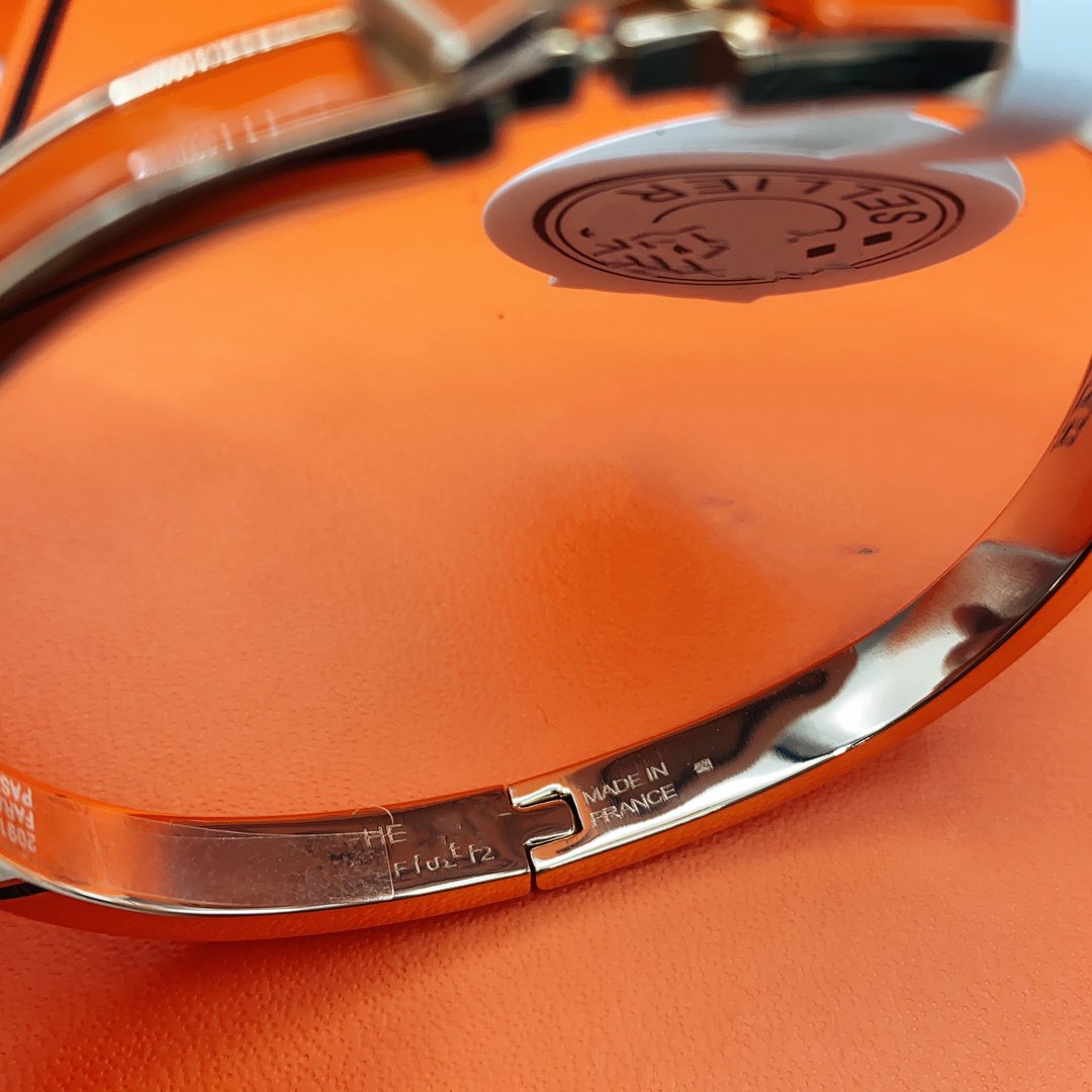 ??Loco?¡¥CLASSIC HM CLIC RED 8MM ENAMEL BRACELET