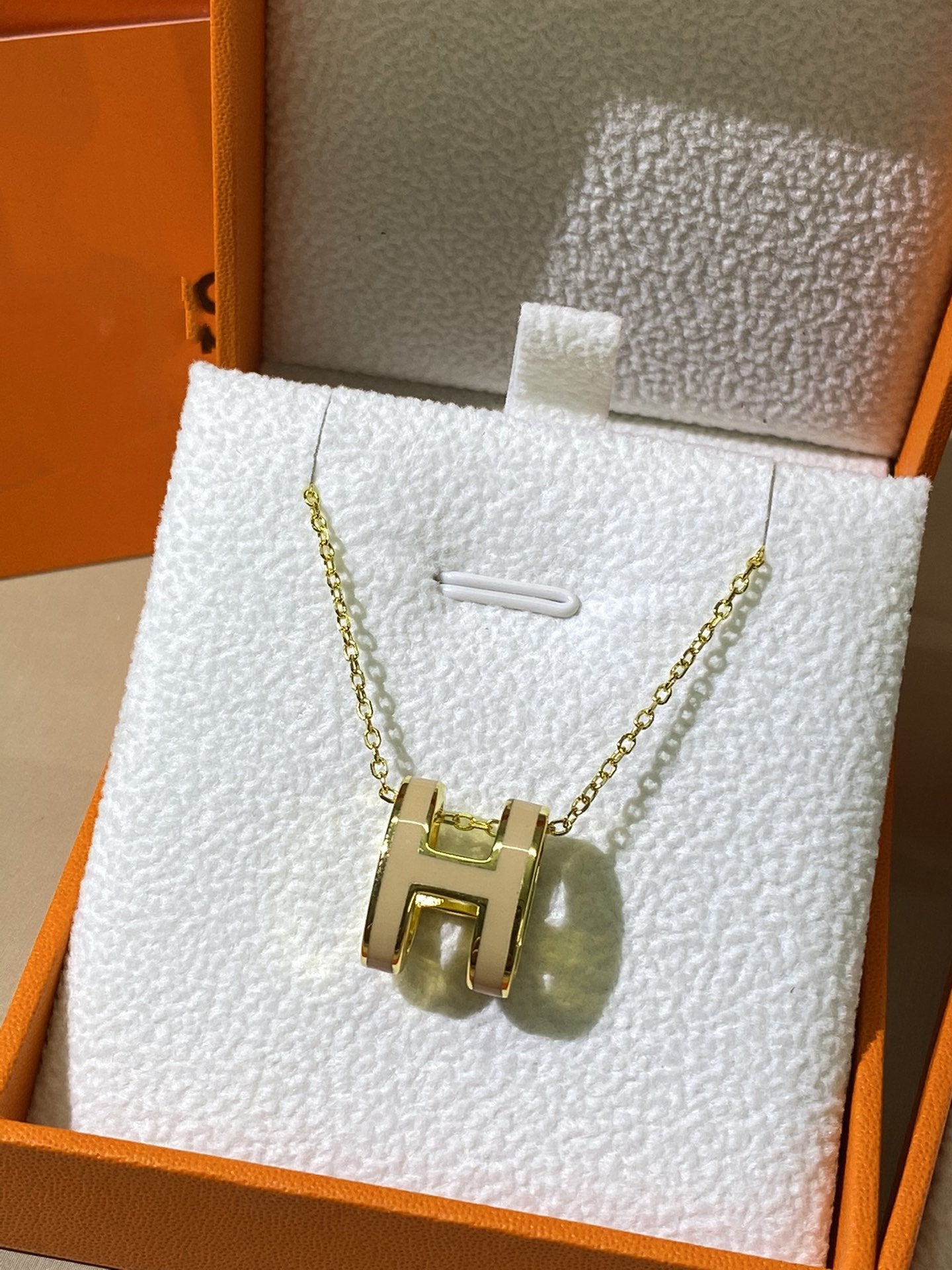 [moco jewelrys]HM CLIC YELLOW ENAMEL GOLD NECKLACE