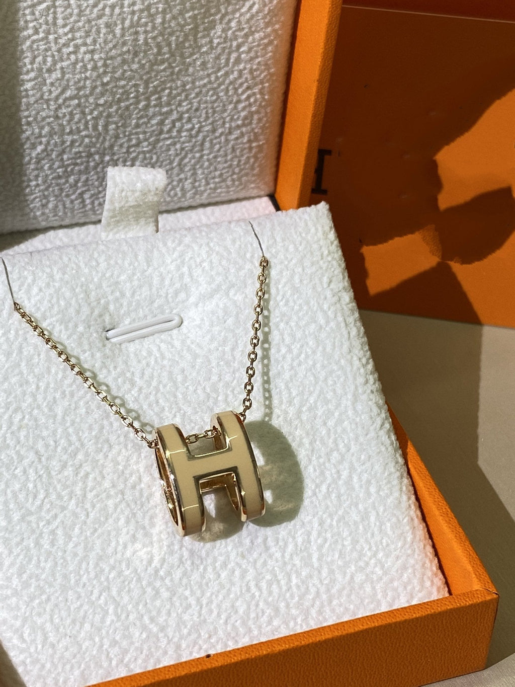 ??Loco?¡¥HM CLIC YELLOW ENAMEL GOLD NECKLACE