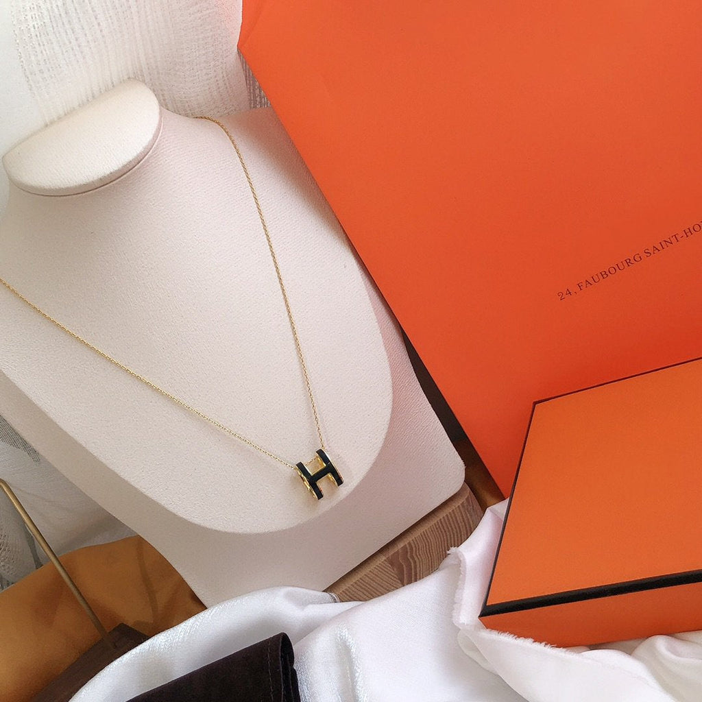??Loco?¡¥HM CLIC BLACK ENAMEL GOLD NECKLACE