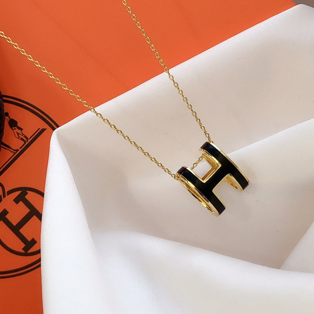 ??Loco?¡¥HM CLIC BLACK ENAMEL GOLD NECKLACE