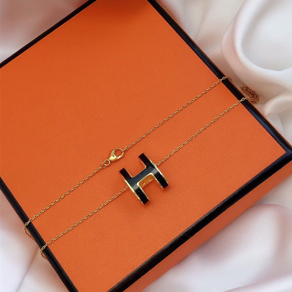 ??Loco?¡¥HM CLIC BLACK ENAMEL GOLD NECKLACE