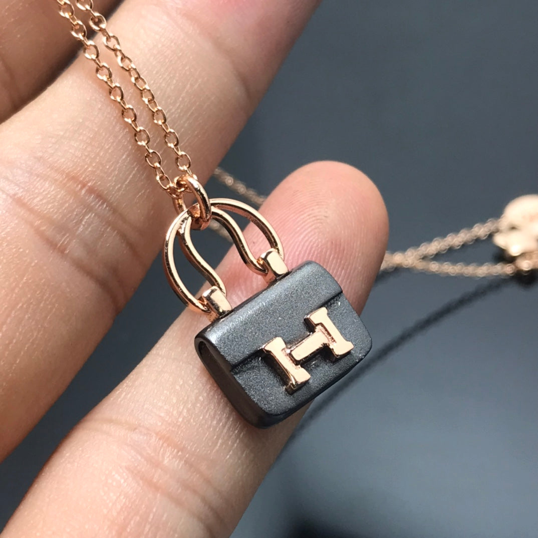 ??Loco?¡¥WOMEN'S HM AMULETTES CONSTANCE PENDANT NECKLACE