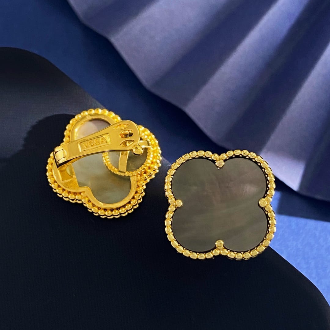 [??Loco?¡¥]CLOVER  20MM GRAY MOP EARRINGS