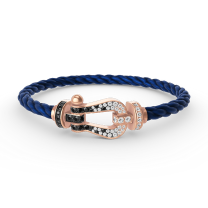 [moco jewelrys] Großes Hufeisenarmband in Schwarz-Weiß mit Diamanten in Roségold