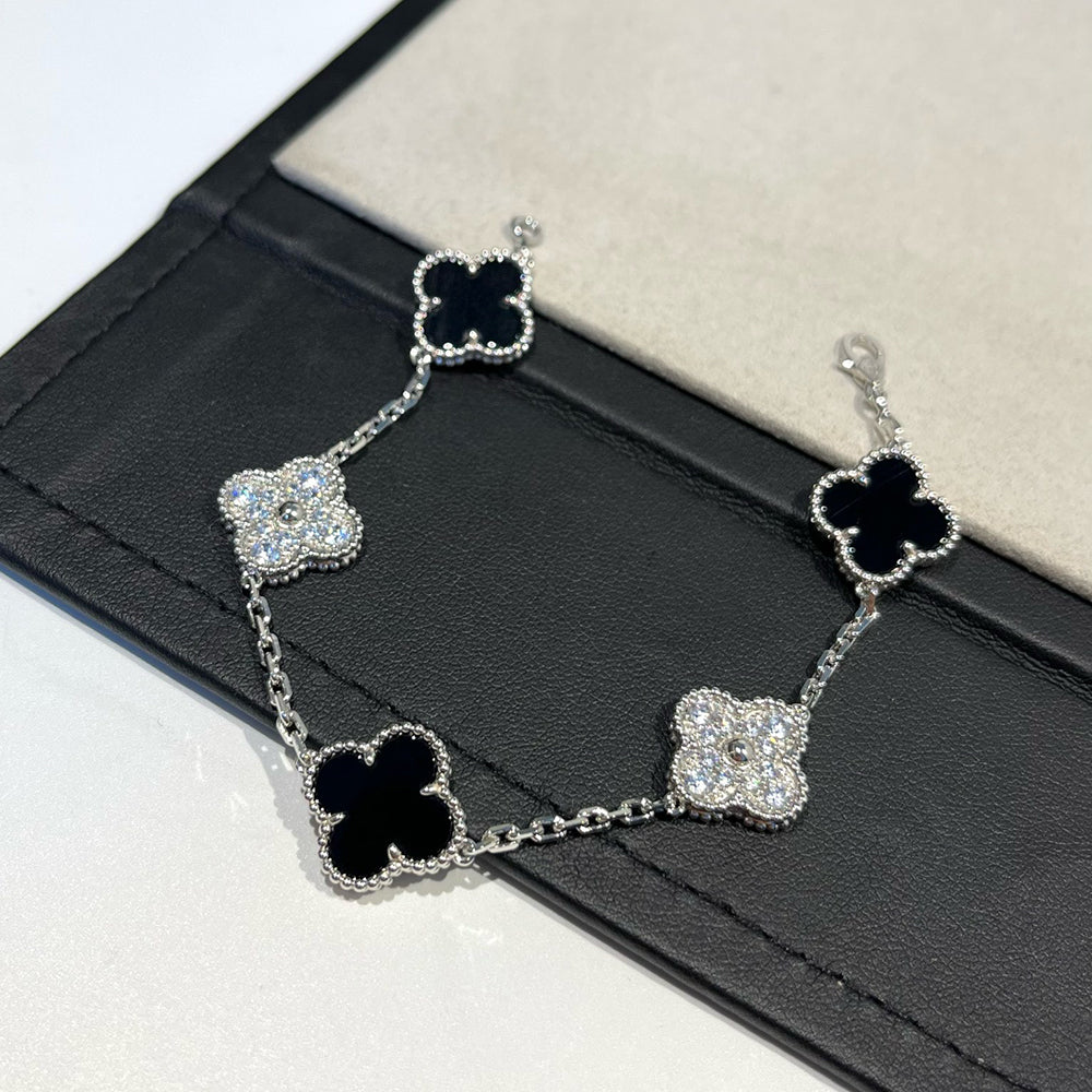 [Moco jewelrys] CLOVER 5 MOTIF ONYXS BRACELET COLLECTION