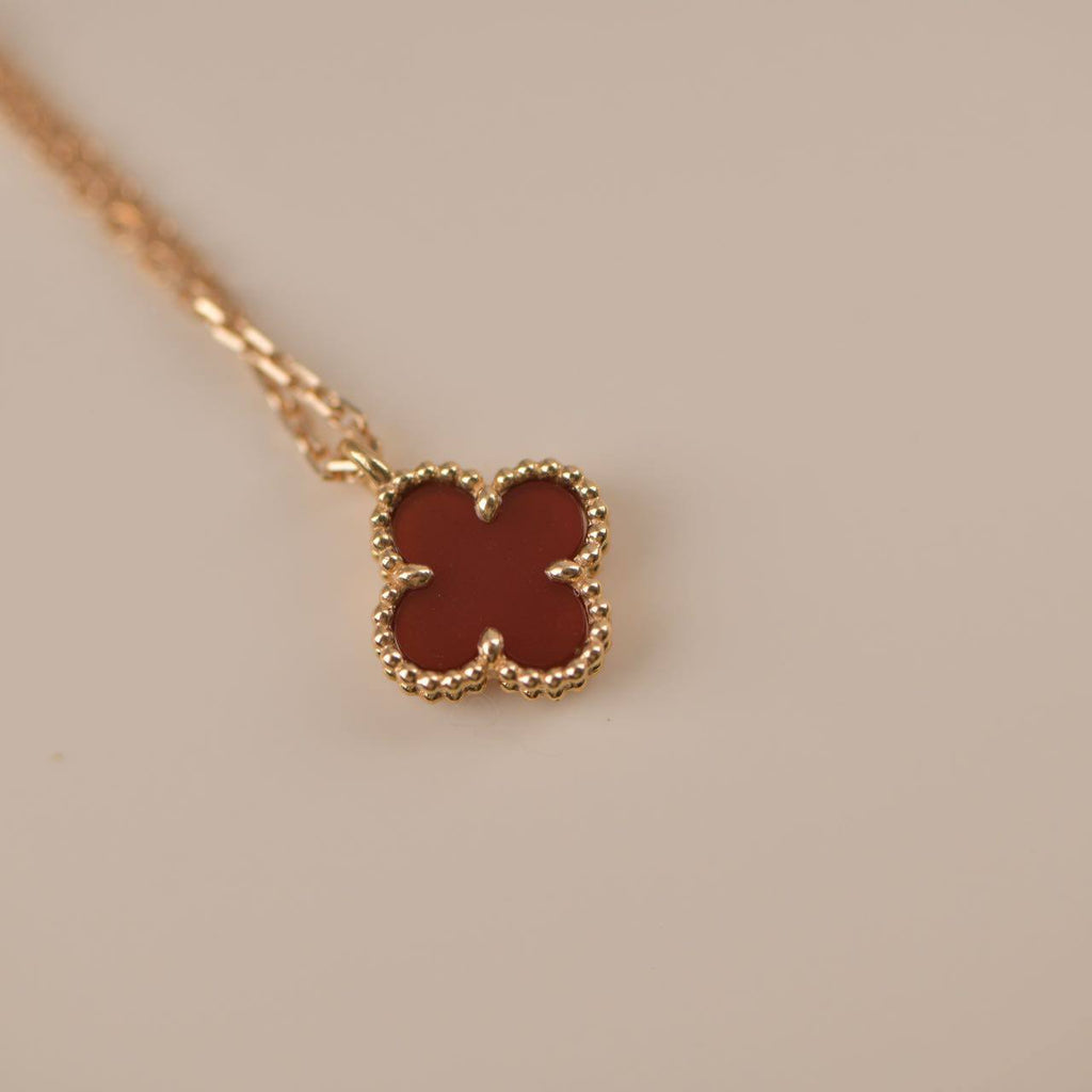??Loco?¡¥CLOVER MINI 9.5MM WHITE CARNELIANS NECKLACE