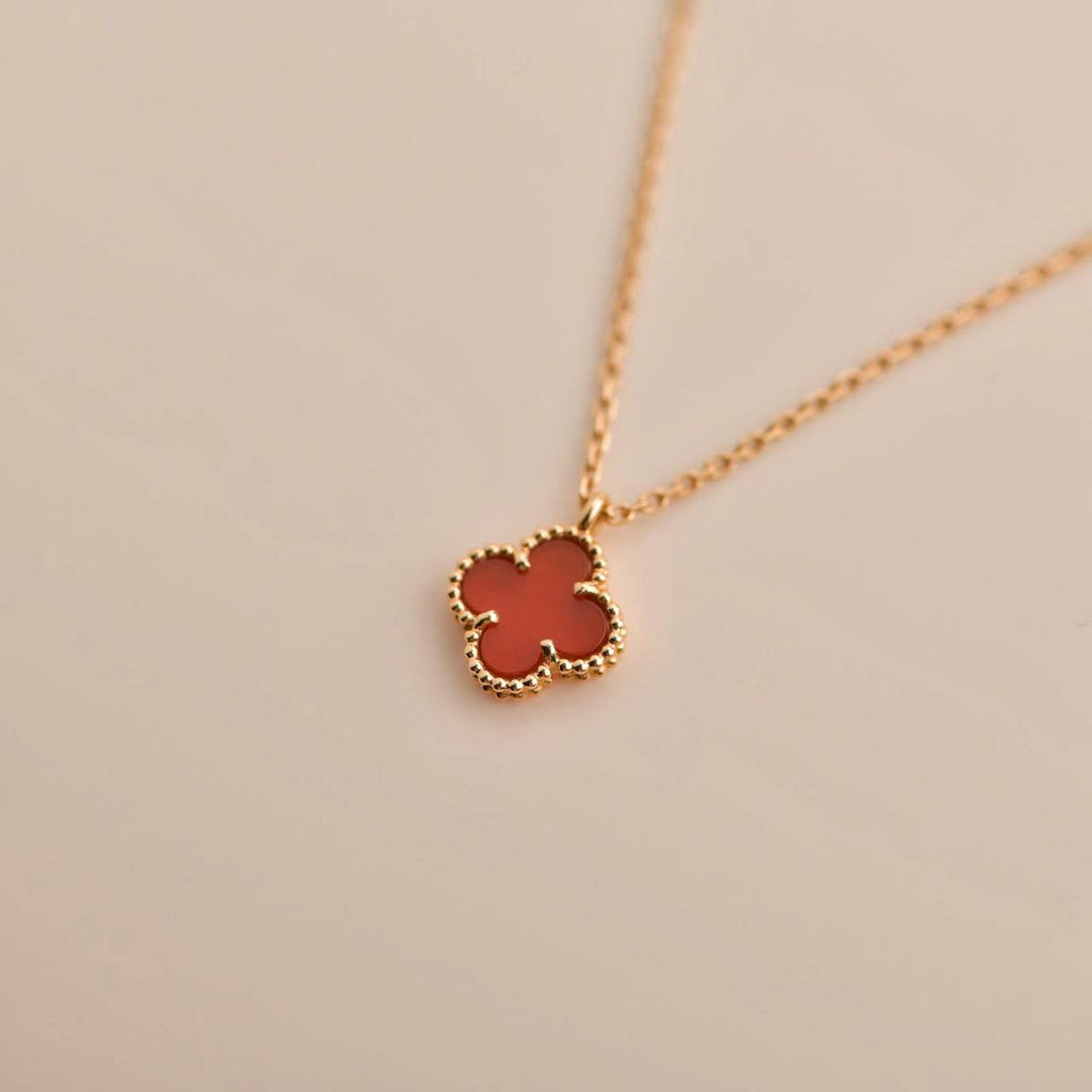 ??Loco?¡¥CLOVER MINI 9.5MM WHITE CARNELIANS NECKLACE
