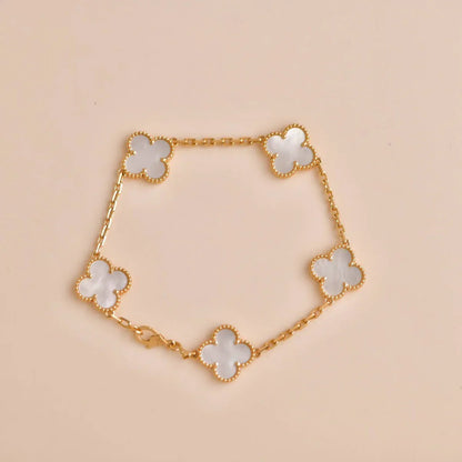 [Moco jewelrys]CLOVER WHITE PEARL MOP 5 MOTIF BRACELET COLLECTION
