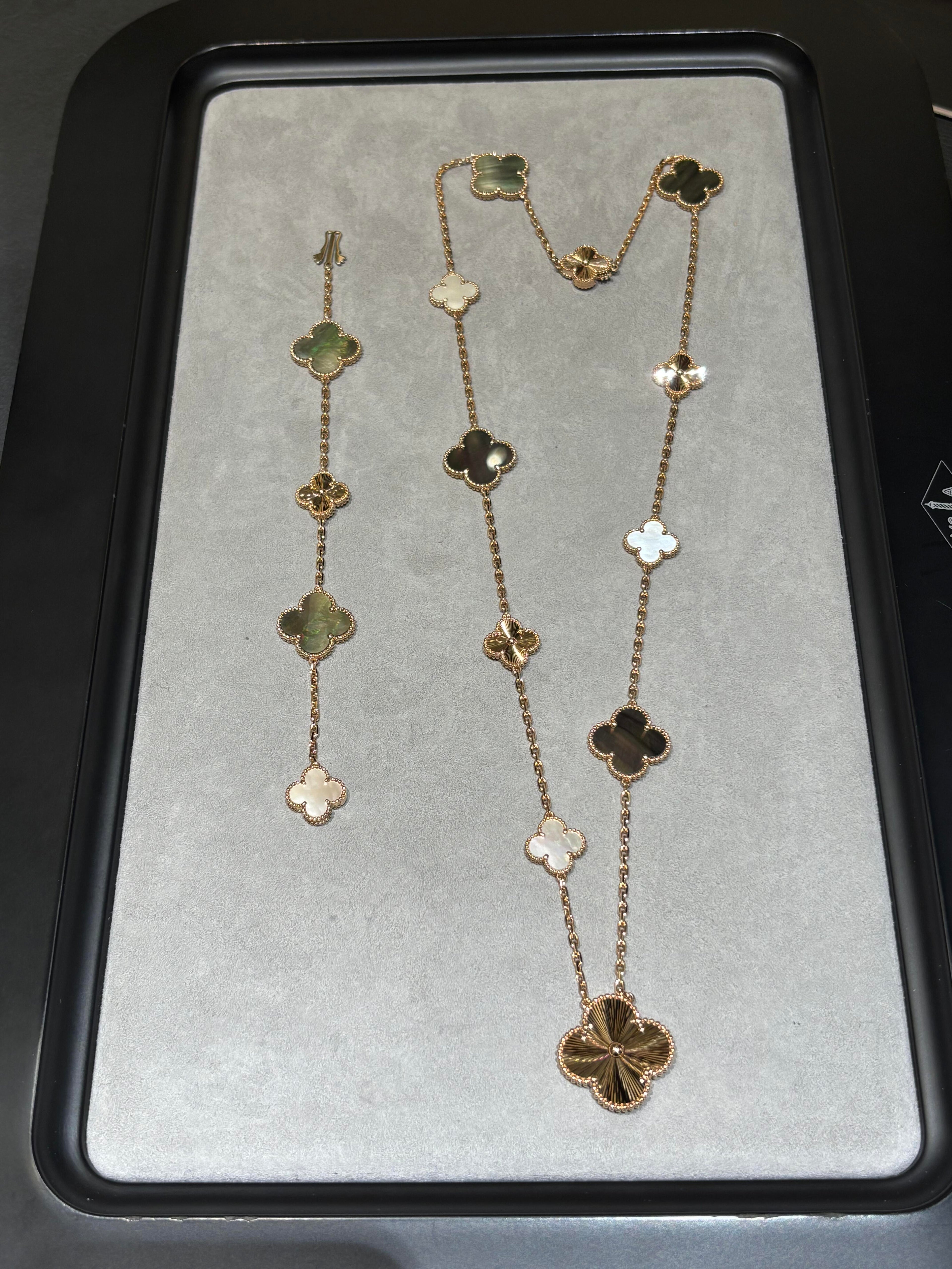 [??Loco?¡¥] 25 NEW CLOVER 15 MOTIFS GRAY MOTHER-OF-PEARL