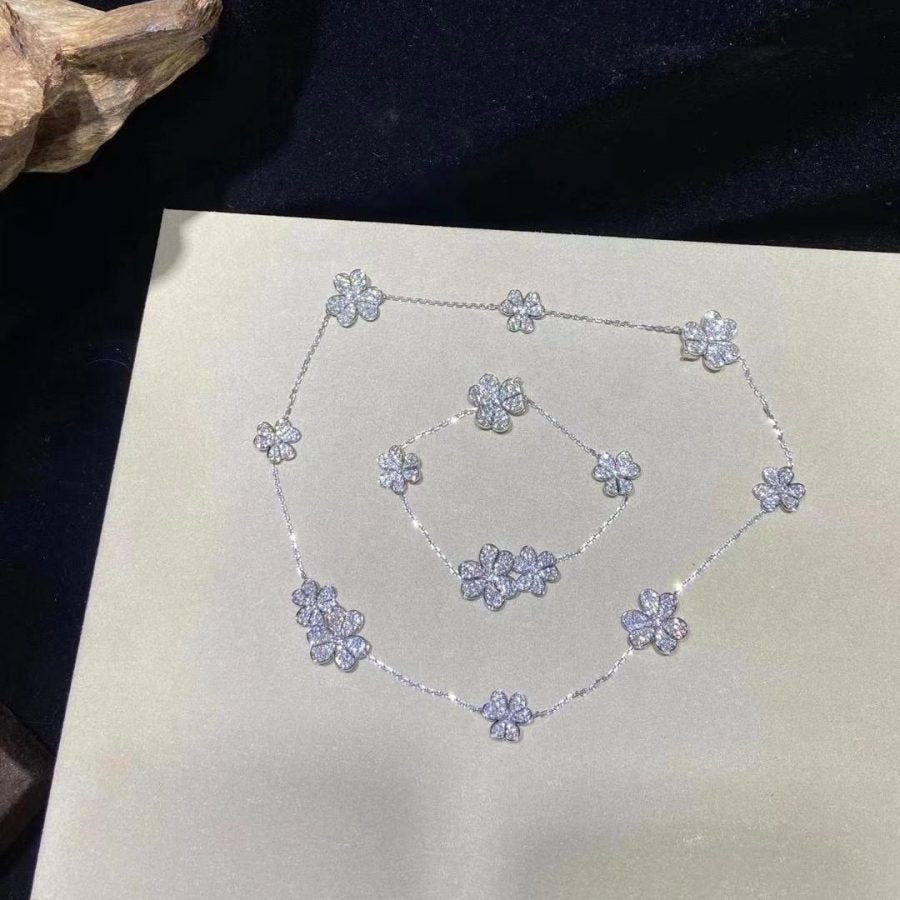 ??Loco?¡¥FRIVOLE SILVER 5 FLOWERS BRACELET