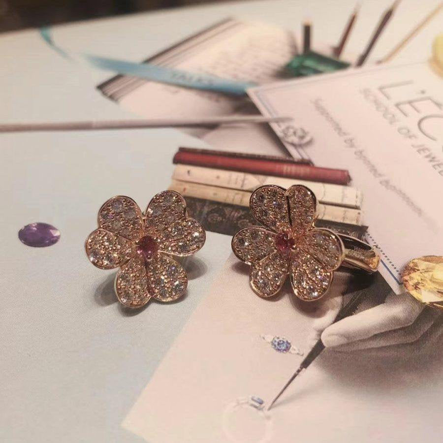 ??Loco?¡¥FRIVOLE PINK GOLD FLOWER DIAMOND EARRINGS