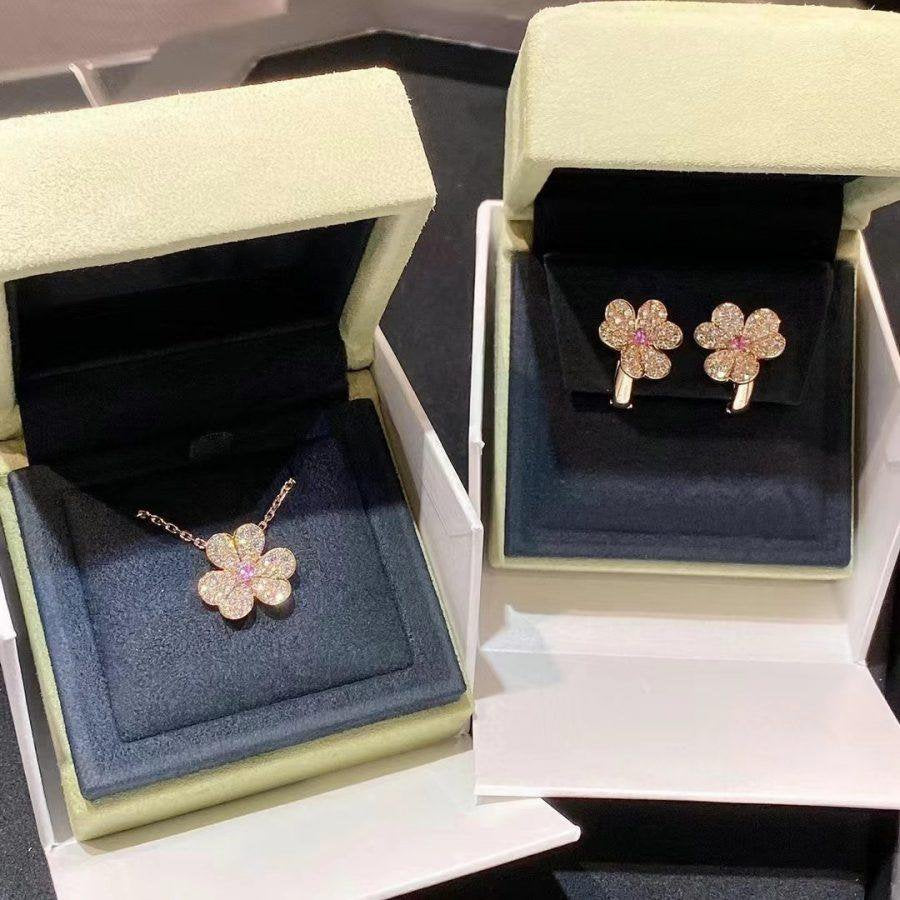 ??Loco?¡¥FRIVOLE PINK GOLD FLOWER DIAMOND EARRINGS