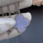 ??Loco?¡¥CLOVER SILVER CHALCEDONY BIG CLOVER NECKLACE
