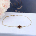 ??Loco?¡¥CLOVER  CARNELIAN SINGLE FLOWER BRACELET