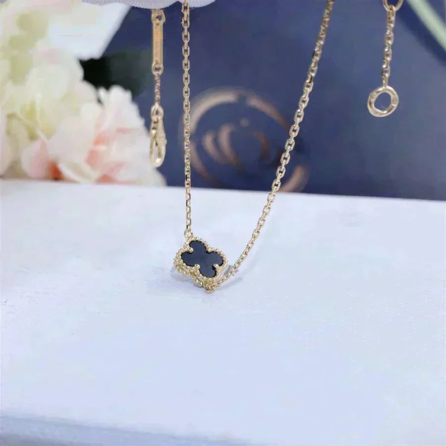 ??Loco?¡¥CLOVER ONYX SINGLE FLOWER BRACELET