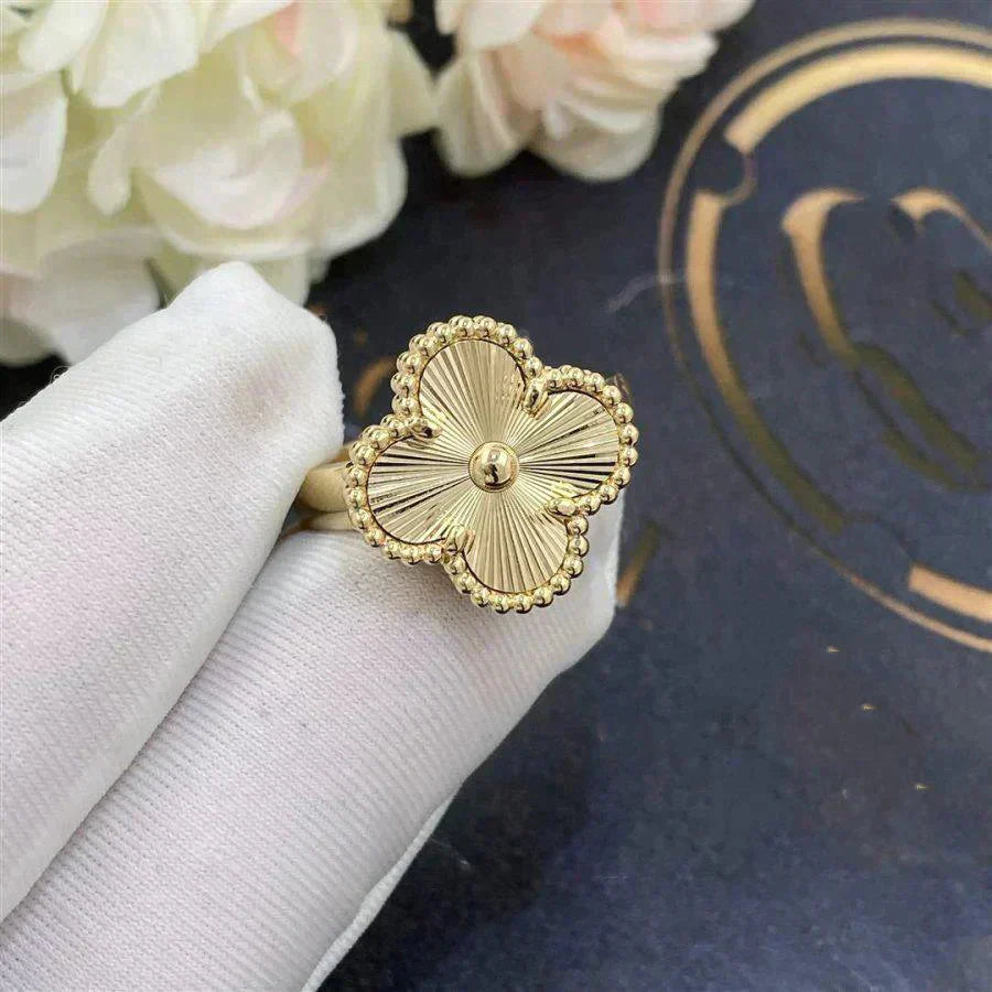 ??Loco?¡¥CLOVER GOLD RING