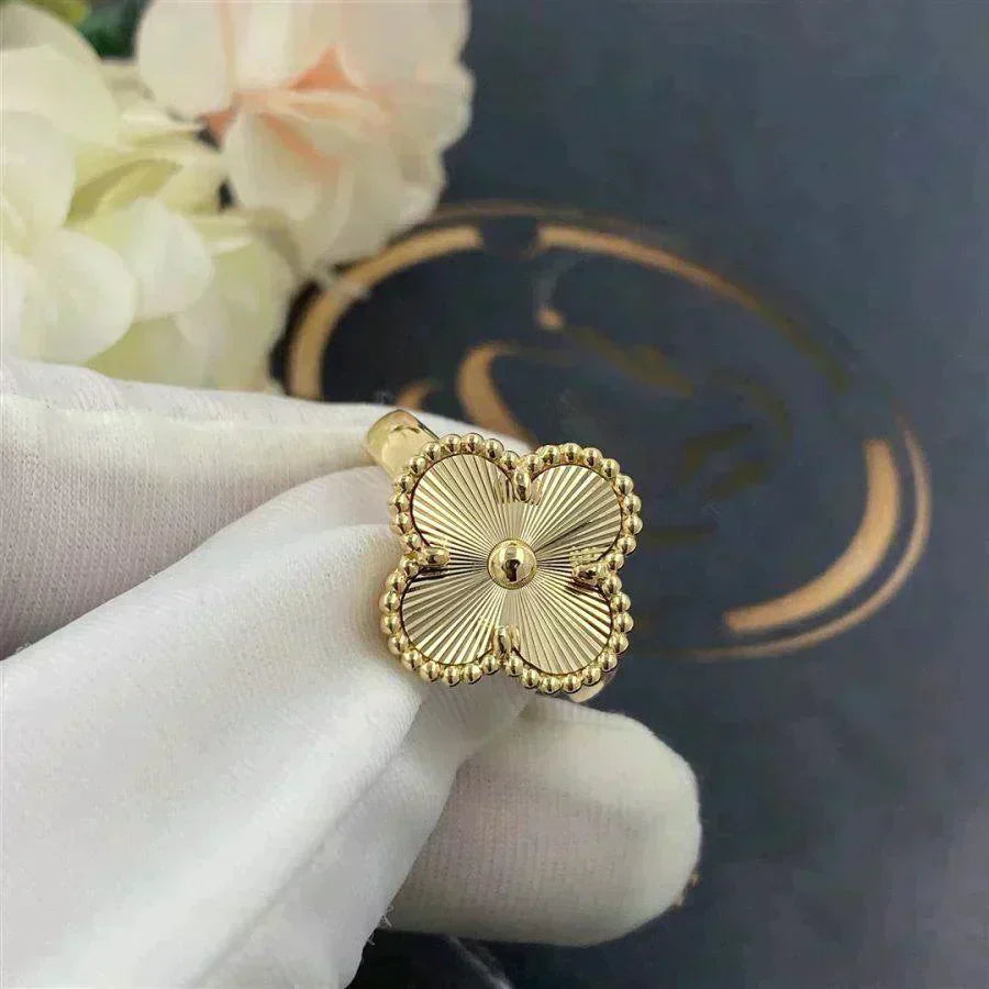 ??Loco?¡¥CLOVER GOLD RING