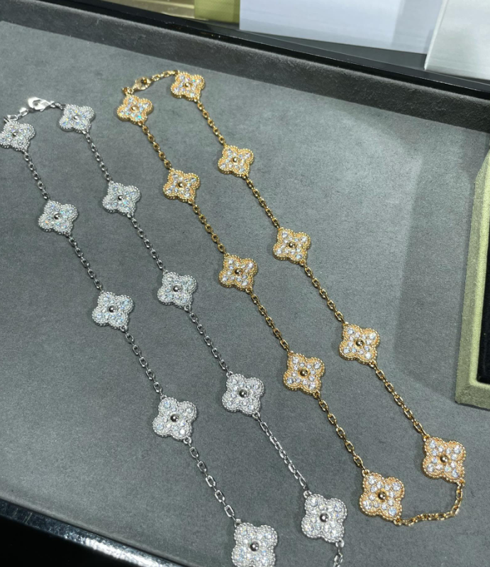 [??Loco?¡¥]CLOVER 10 MOTIFS FULL DIAMOND NECKLACE