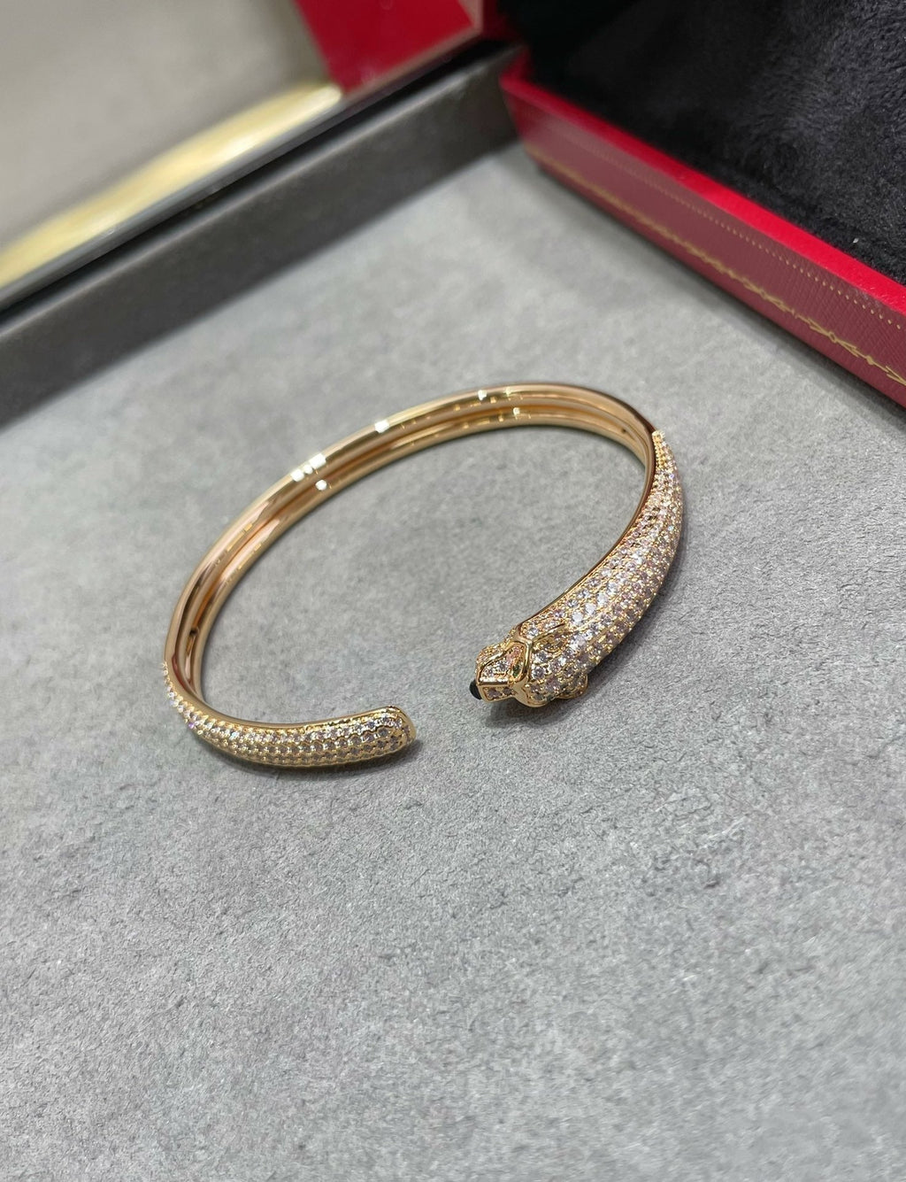 ??Loco?¡¥PANTHERE FULL DIAMOND OPEN BRACELET