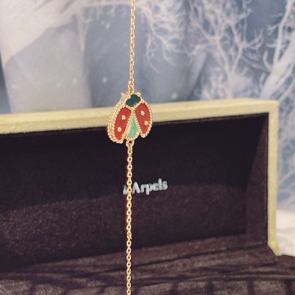 ??Loco?¡¥LUCKY SPRING 1 MOTIF PINK GOLD BRACELET