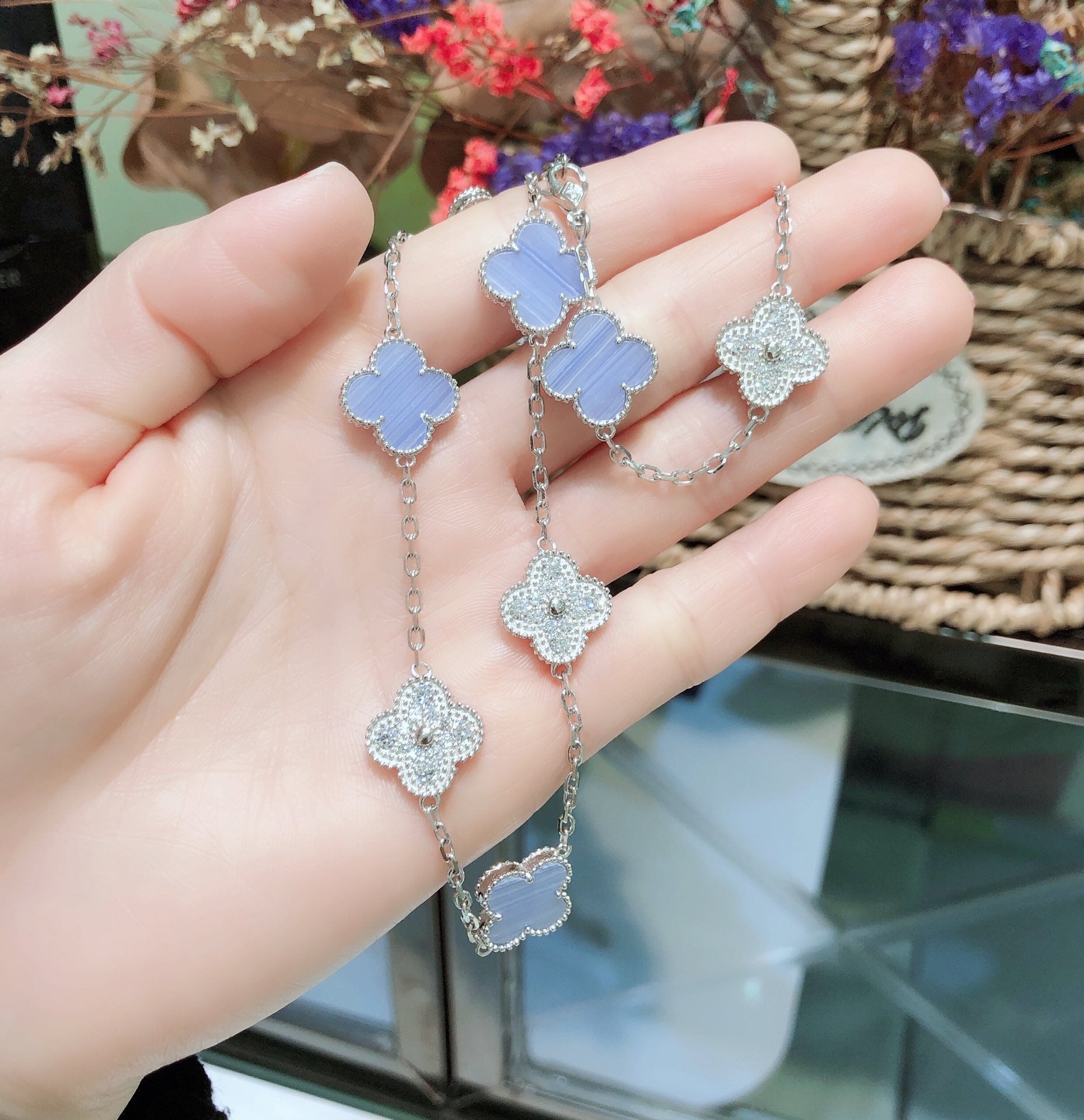 ??Loco?¡¥CLOVER 10 MOTIFS CHALCEDONY DIAMONDS SILVER NECKLACE