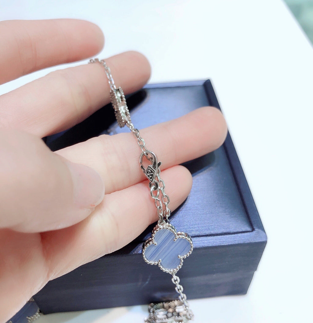 ??Loco?¡¥CLOVER 10 MOTIFS CHALCEDONY DIAMONDS SILVER NECKLACE