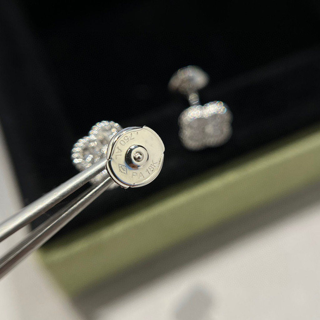 ??Loco?¡¥CLOVER MINI DIAMOND STUD EARRINGS